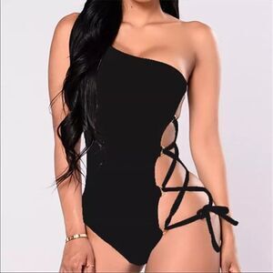 Sexy One Shoulder Side Detail Monokini Swimsuit